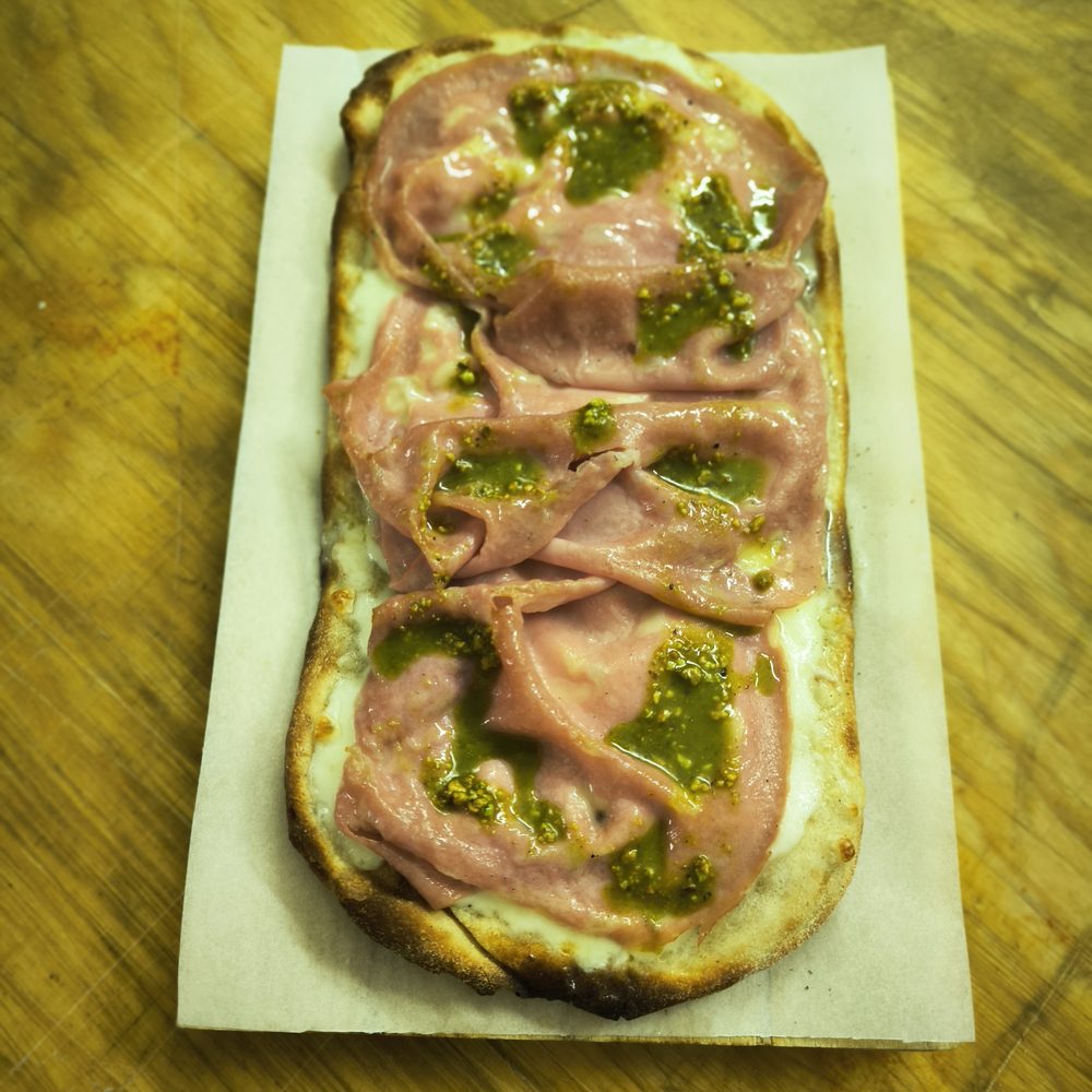 Schiacciata con prosciutto cotto