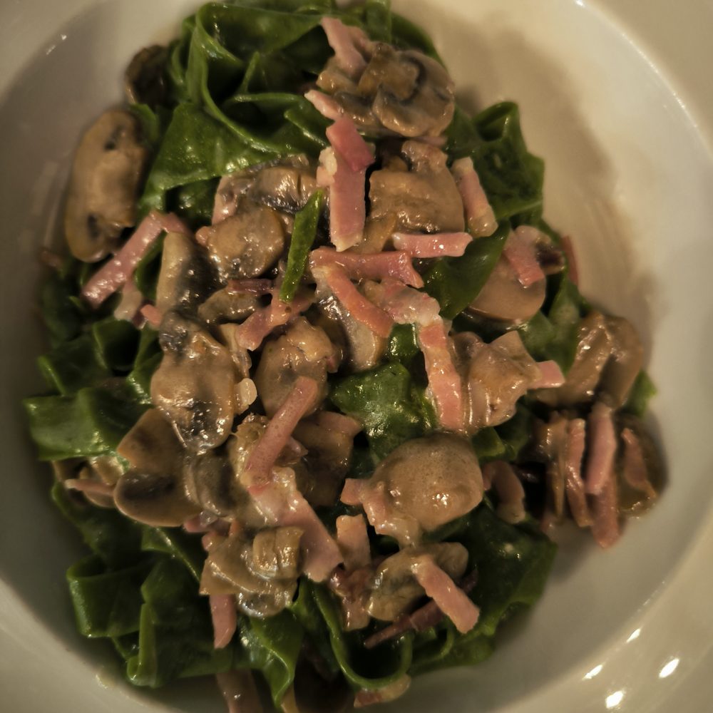 Insalata con pancetta e funghi